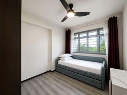 Hougang Street 32 (Hougang), Multi Generation #560572061